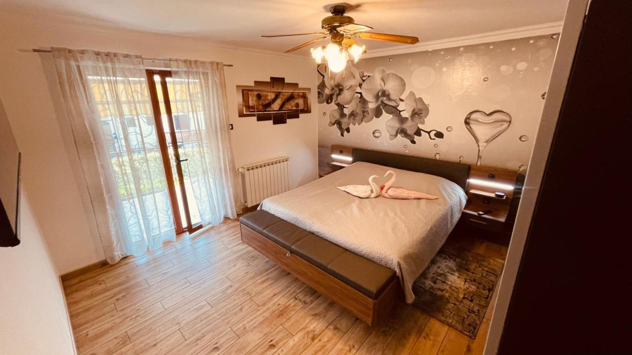 The Secret Orchid Apartment Ровин Екстериор снимка