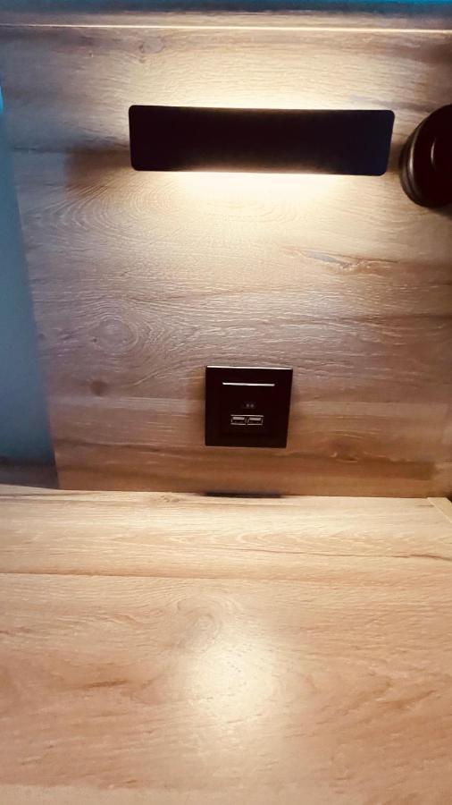 The Secret Orchid Apartment Ровин Екстериор снимка