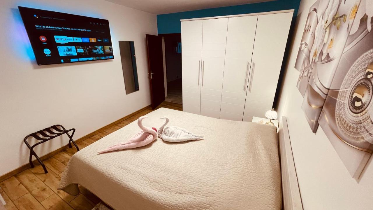 The Secret Orchid Apartment Ровин Екстериор снимка